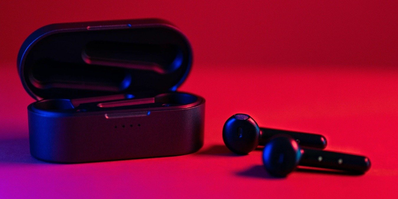 True Wireless Stereo Earbuds Featureimage