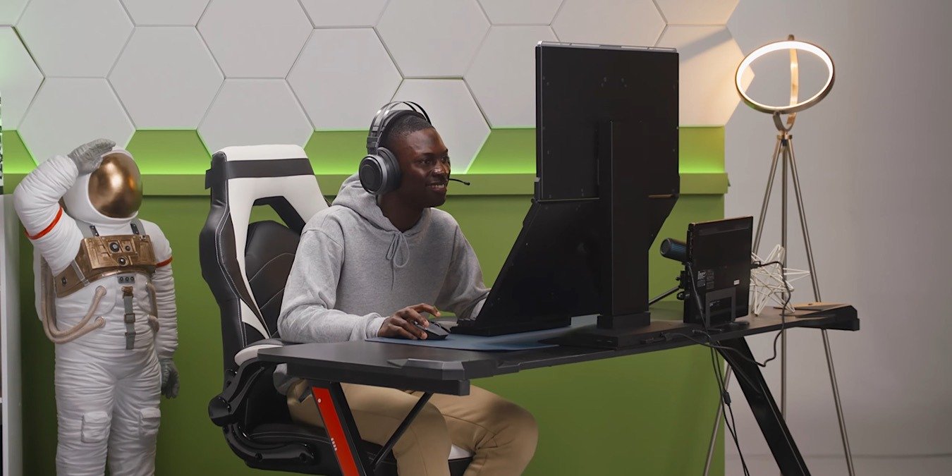 Geminos Stacked Dual Monitor Featured