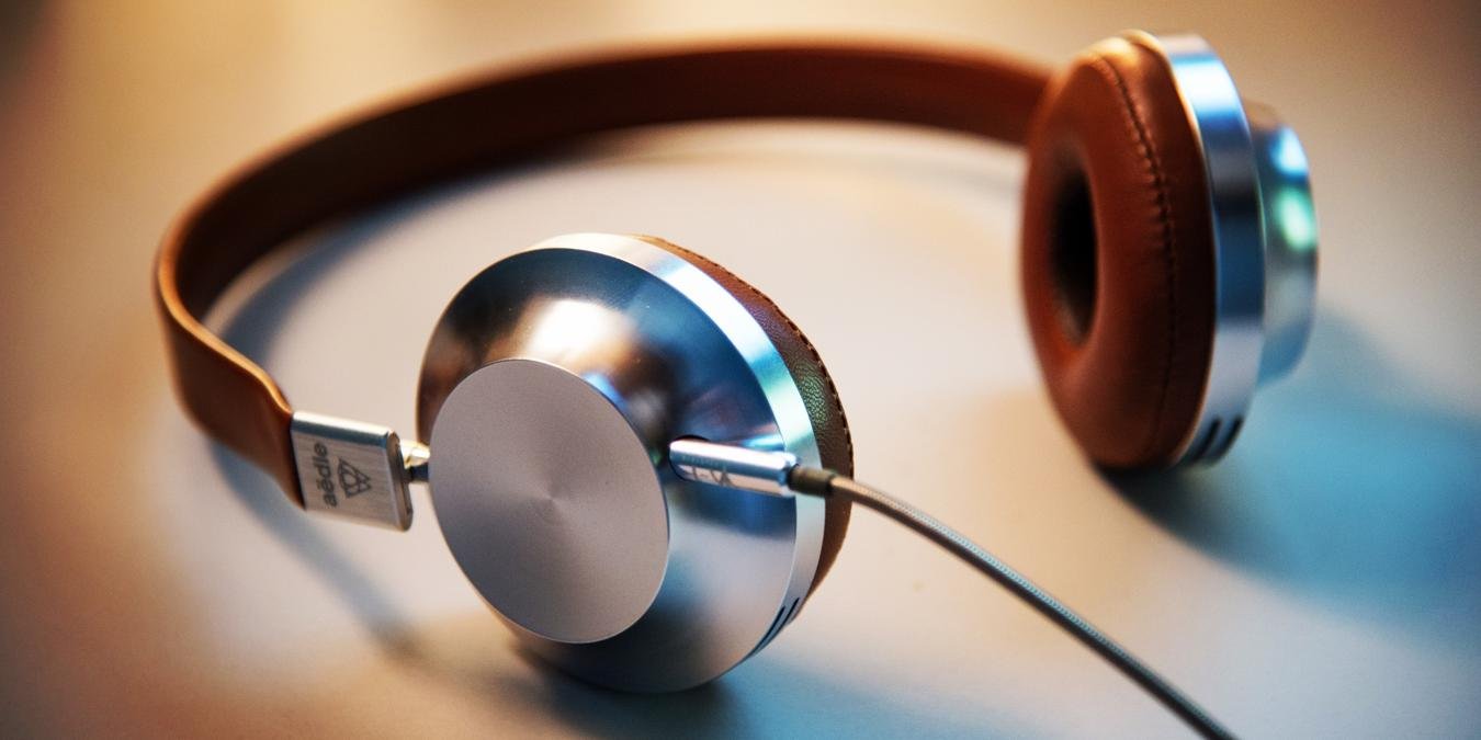 Headphones Feature Image For How To Clean Earphones And Earbuds Safely